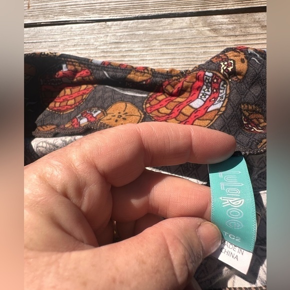 Lularoe TC2 plus size Pie leggings! These are as American as apple pie! - Picture 2 of 7